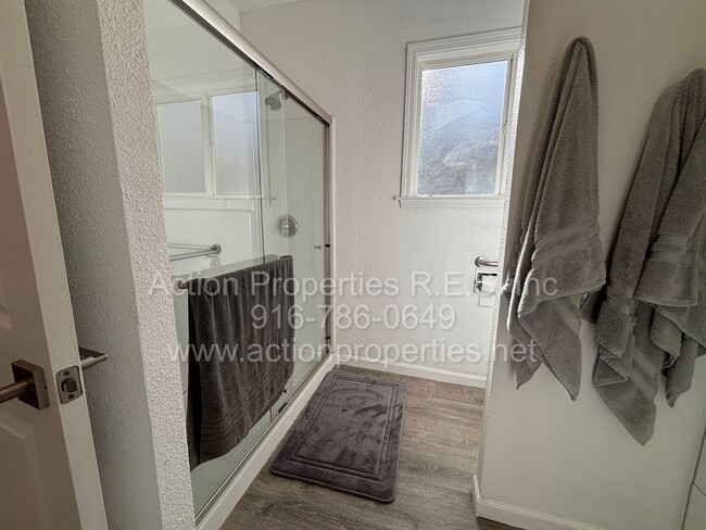 Photo - Downtown Roseville - 2 Bed, 1 Bath - Single Level Bungalow - Landscaping Included - Utilities Inc...