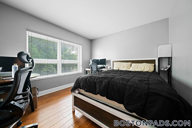 Building Photo - 175 Cottage St