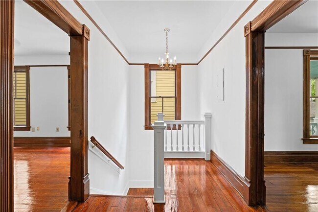 Photo - 235 Elizabeth St NE Unit B