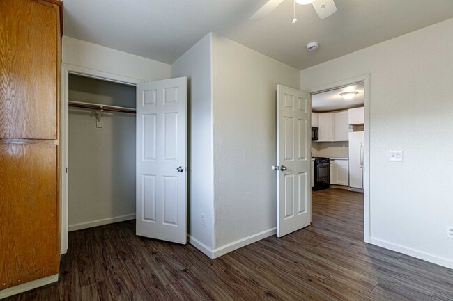 Photo - 536 W 10th St Unit #3