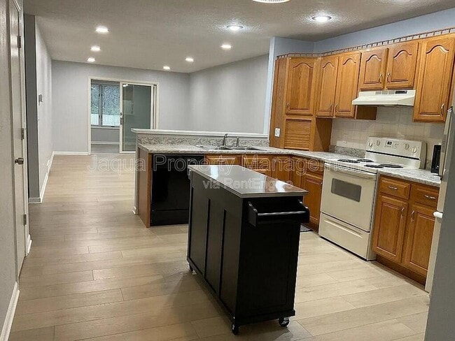 Photo - 239 Lovell St