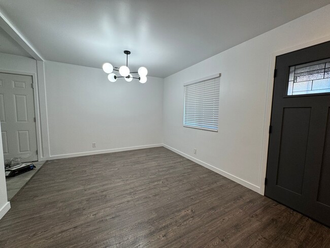 Photo - 317 Tennyson Rd