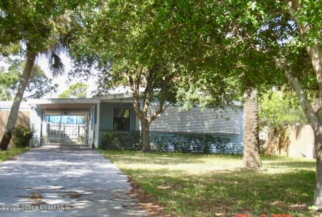 Building Photo - 2310 Pineapple Ave