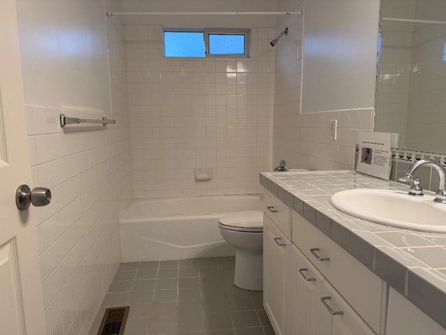 Photo - 1941 Perry Ave