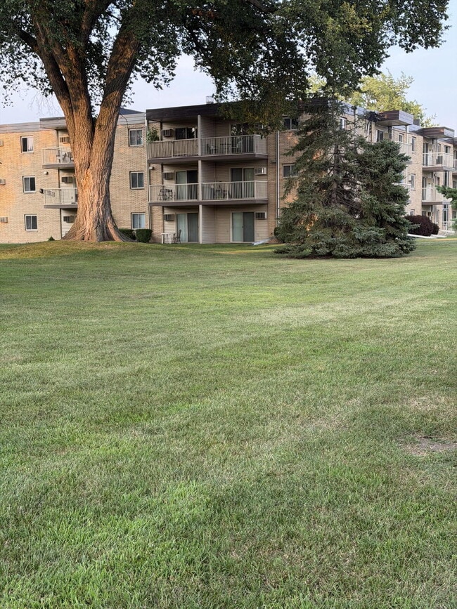 Beautiful 1-bed, 1-bath condo in Roseville