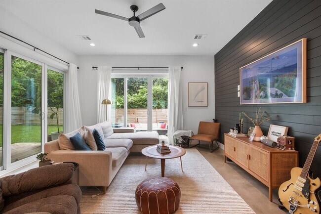 Building Photo - 6112 Calmar Cove Unit A Rental