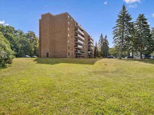 Building Photo - Maplewood Place Apartments
