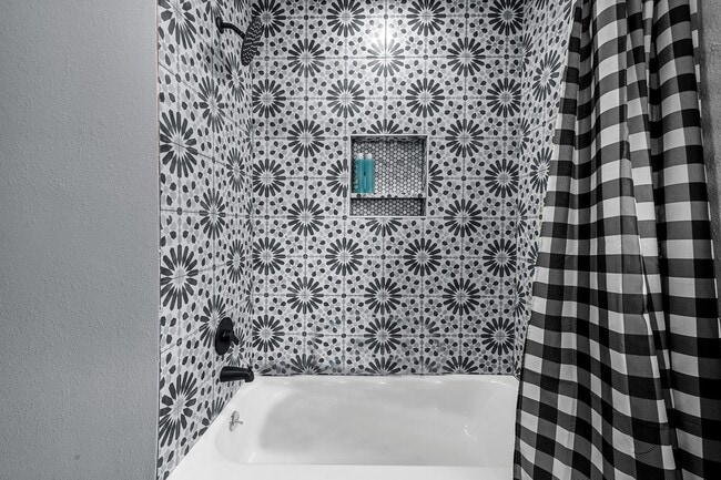 Photo - 4406 Edison St