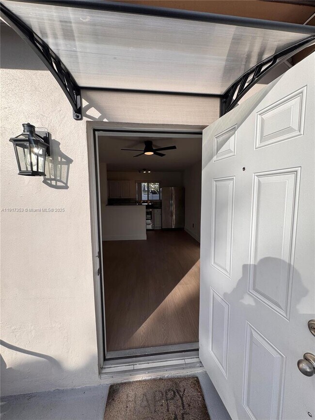 Photo - 1540 NE 118th St Unit B