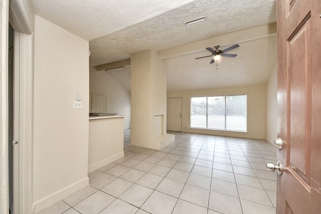 Photo - 7503 Roaring Springs Dr