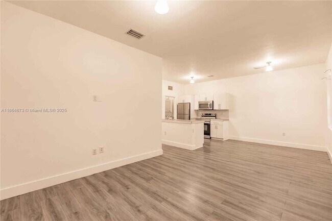 Photo - 445 NW 77th St