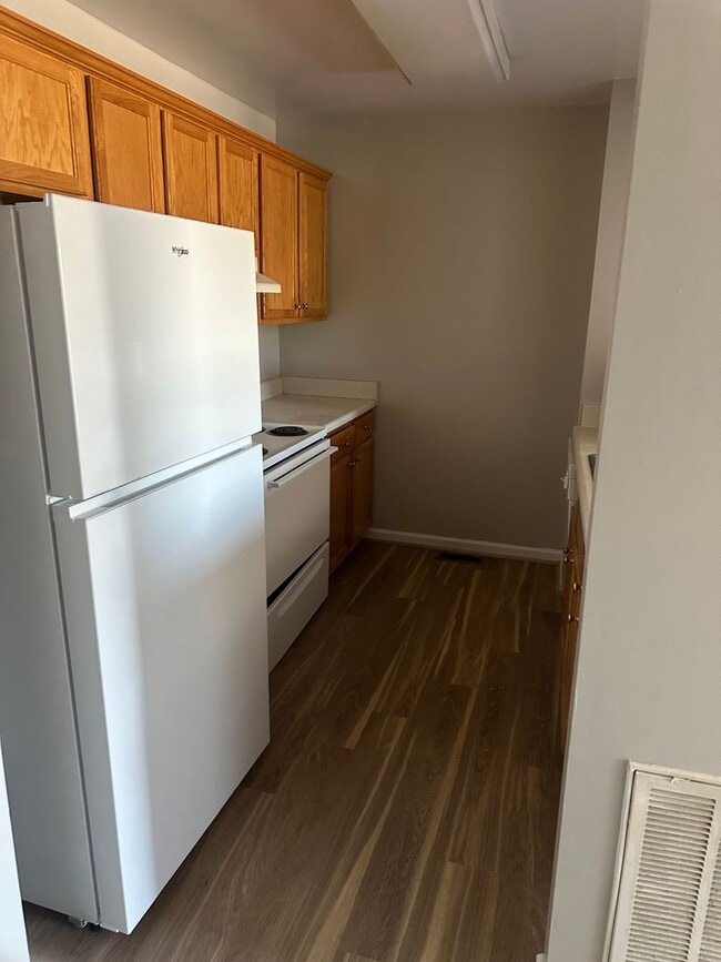 Photo - 2 Bedroom 1.5 Bath Townhome In Salem City