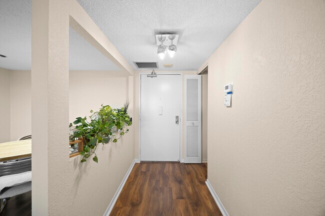 10777 W Sample Rd Unidad 508