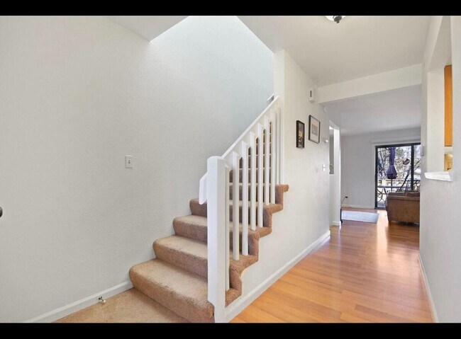 Photo - 437 Foxfire Dr