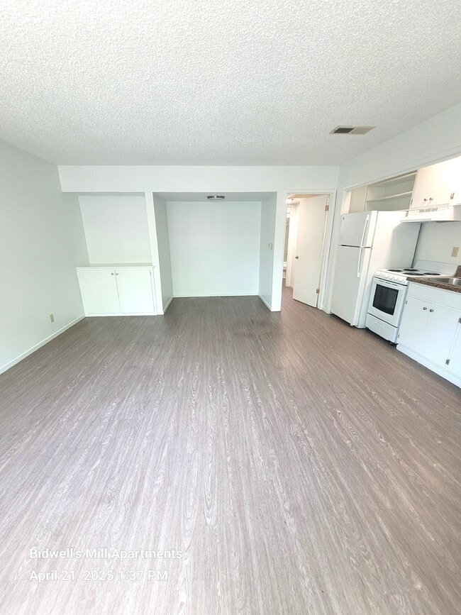 1-bedroom living room