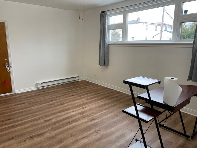 Photo - 208 Ste-Monique St