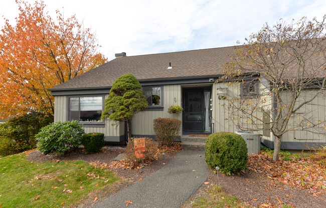 Building Photo - 911 Heritage Vlg Unit 911 A