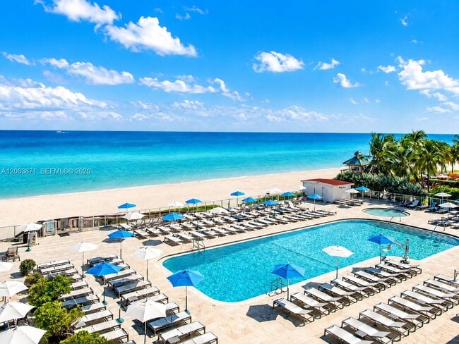 Photo - 19201 Collins Ave Unidad 545