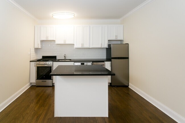 Photo - 918 Green Bay Unit C4