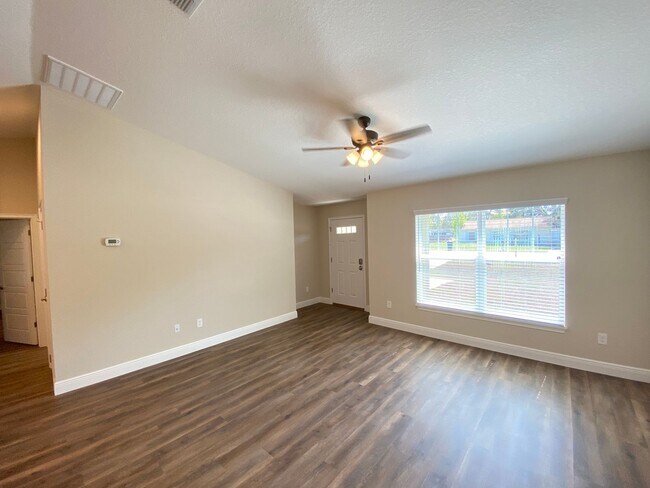 Photo - Custom Home - Desirable SE Ocala Neighborhood 3/2/2 **Available Soon**