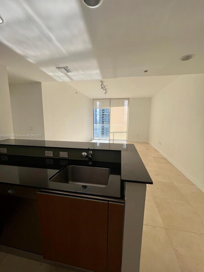 Photo - 1060 Brickell Ave Unit 2711