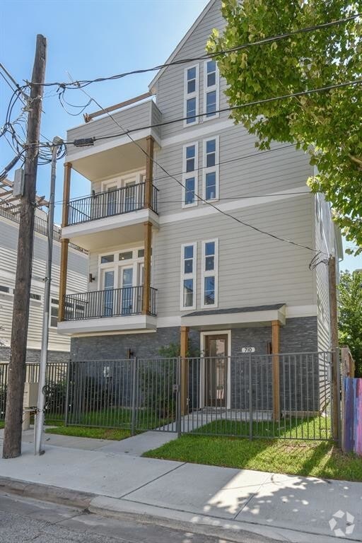 Building Photo - 710 Schwartz St Rental