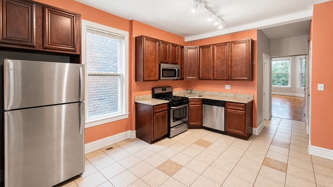 Building Photo - 2833 N Albany Ave Unit 2A