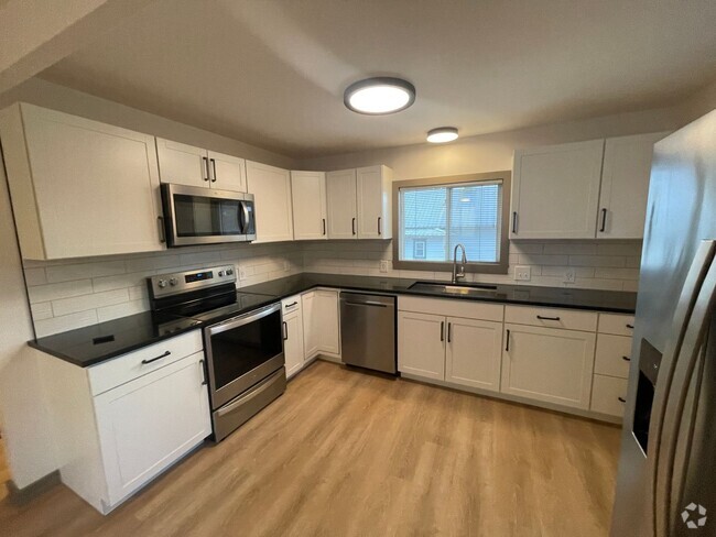 Building Photo - 121 Mill Ave Unit B (335) Rental