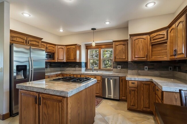 Photo - Large custom home NW Bend