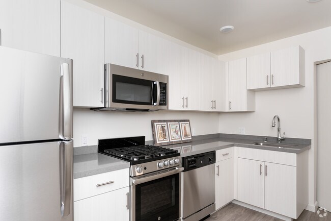 1BR, 1BA - Model - Ocean Avenue Apartments