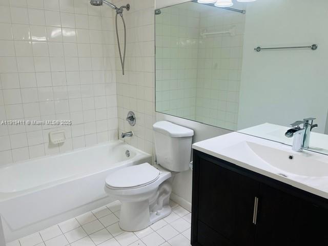 Photo - 19601 E Country Club Dr Unit 7204