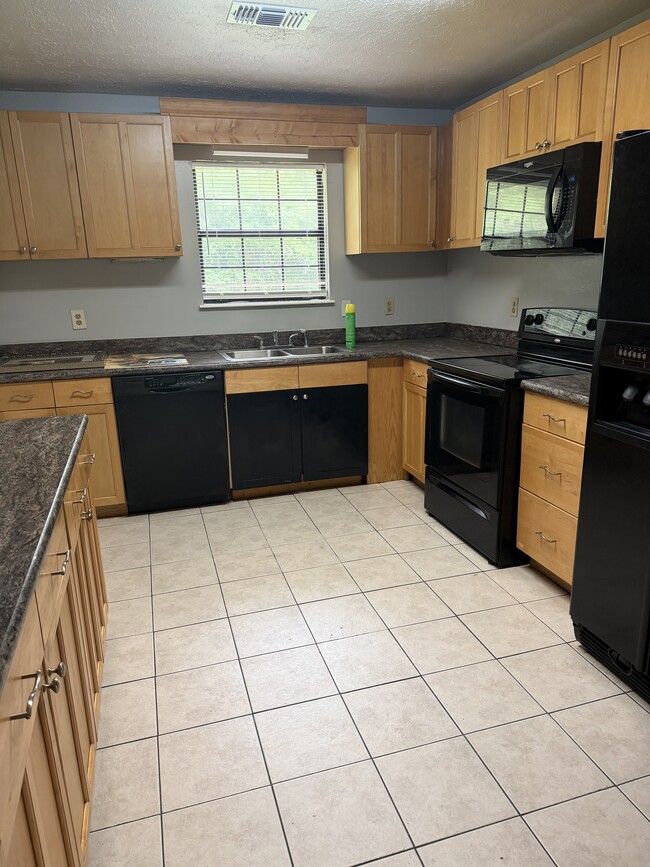 Photo - 4422 Blackbirch Ln
