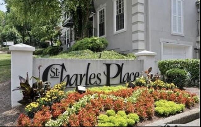 Photo - 105 Saint Charles Pl Townhome