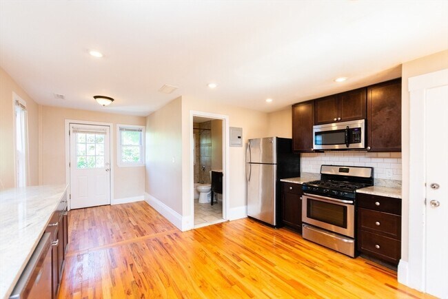 Photo - 27 Shannon St Unit 2L