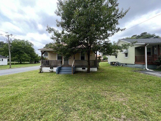 663 Williams Street, Roanoke Rapids, NC - 663 Williams Street, Roanoke Rapids, NC House