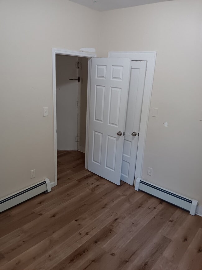 Photo - 449 Pavonia Ave