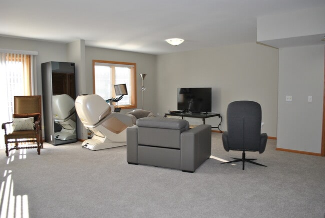 Photo - 5005 Warren St Unit 607