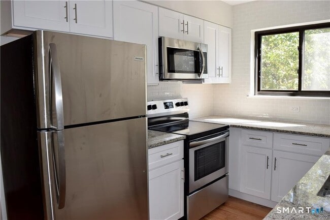 Building Photo - 157 Kennedy Dr Unit 157