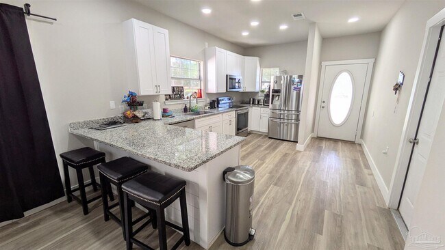 Photo - 216 Wildflower Ln