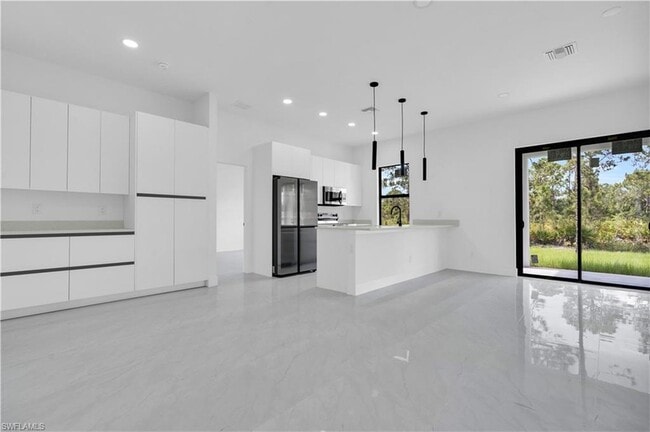 Photo - 2700 42nd St W