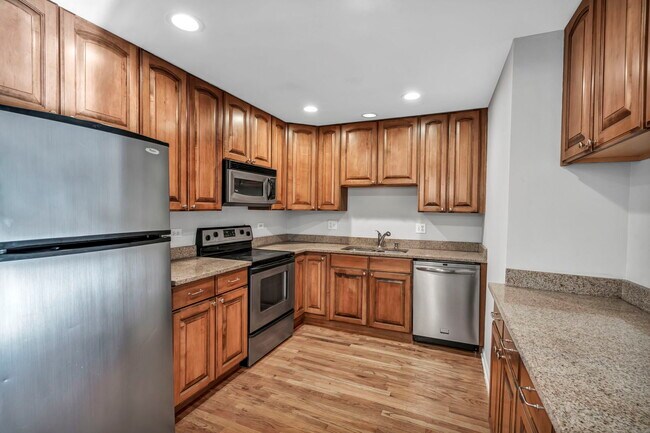 Photo - 5400 Astor Ln Unit 212