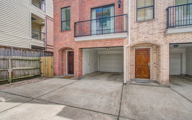 Building Photo - 202 McGowen St Unit True