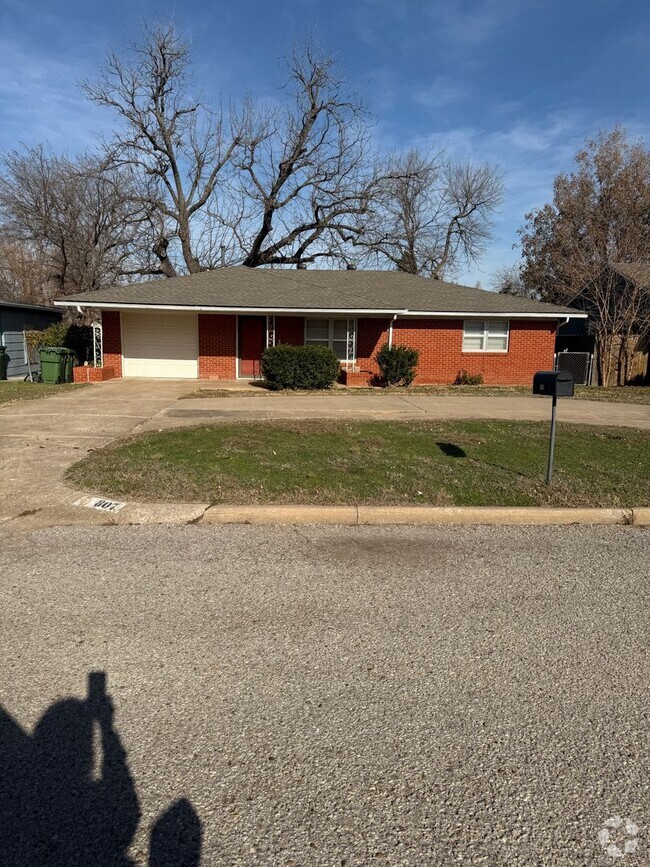 Building Photo - 807 Maple Ave Rental