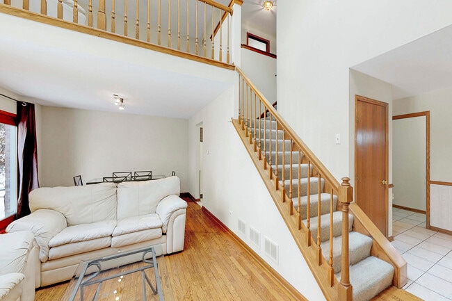 Photo - 19613 Cambridge Dr