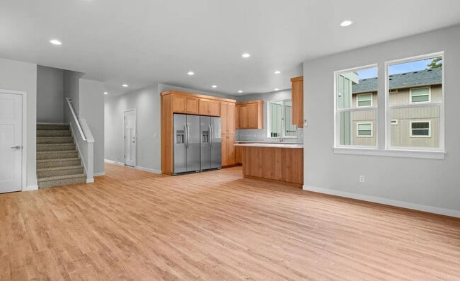 Photo - 865 SW Grove St Unidad 102