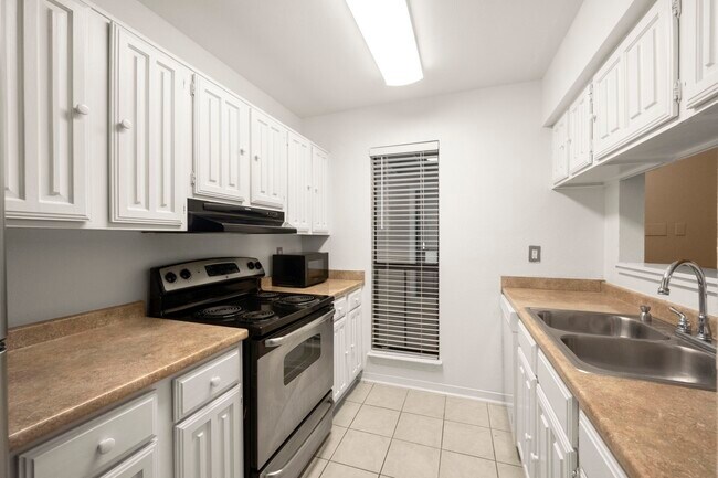 Photo - 3500 Tangle Brush Dr Unit 102