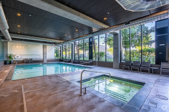 Pool - Discovery West