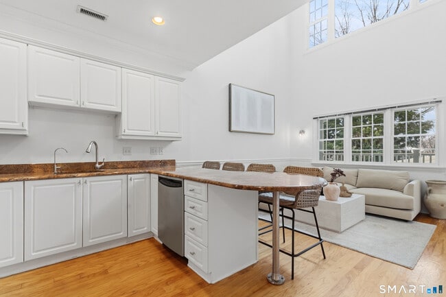 Photo - 20 Cross St Unit 3