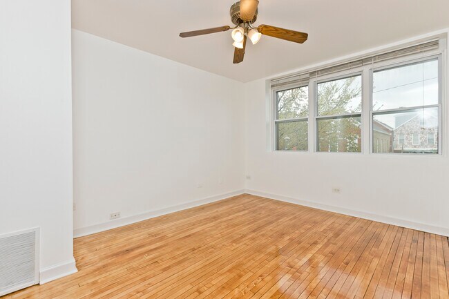 Photo - 1732 W 17th St Unit 2FFB