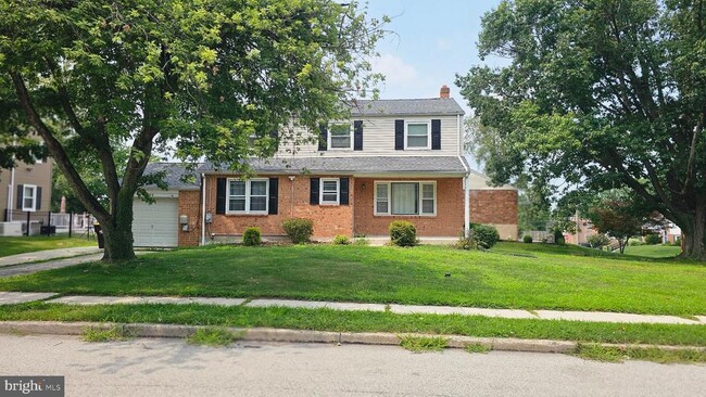 Building Photo - 328 Rees Dr